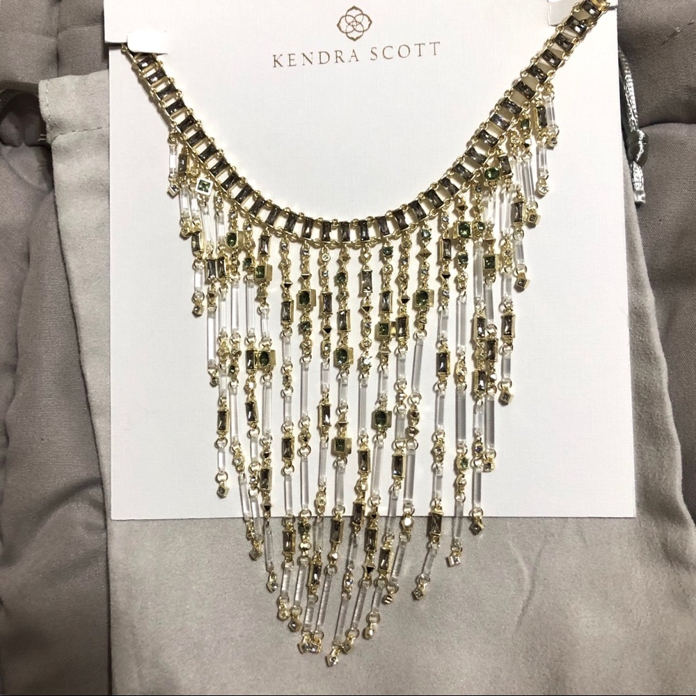 Kendra Scott Maxen necklace in Gold